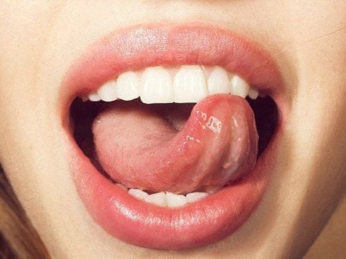 Đau rát họng, viêm họng kéo dài dai dẳng không hết – Đừng chủ quan, có thể bạn bị Chlamydia!